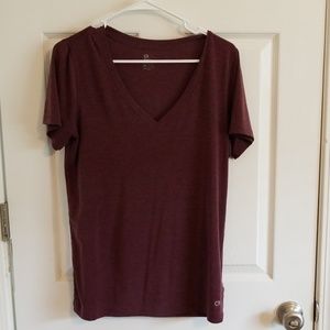 GapFit Breathe V-Neck